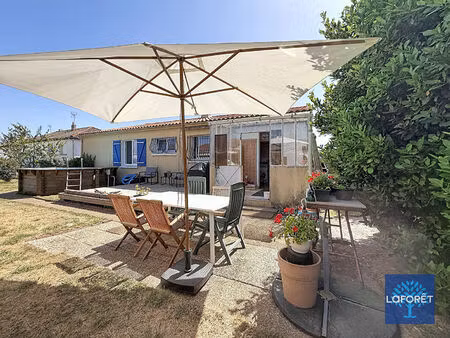 les sables d'olonne  les nouettes - maison 4 pièces  119 m² avec garage et jardin.