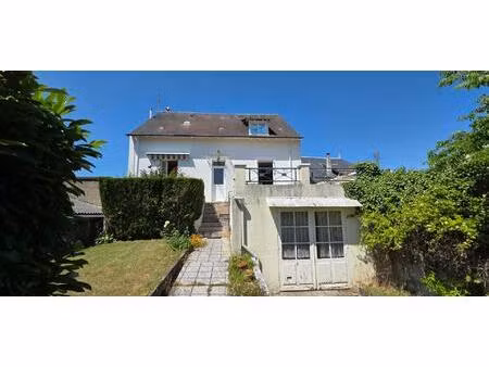 proche centre ville jolie maison  jardin au calme