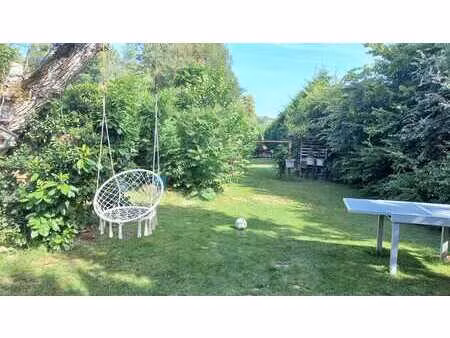 maison: séjour  cuisine  buanderie  2 chambres  terrain 1306 m² clos