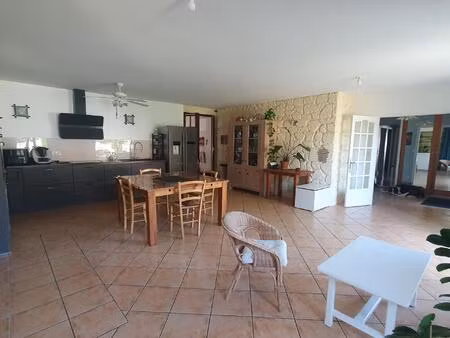 charmante maison de 225 m²