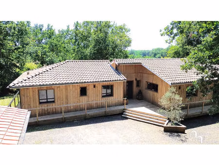 maison d'exception dans un écrin de verdure