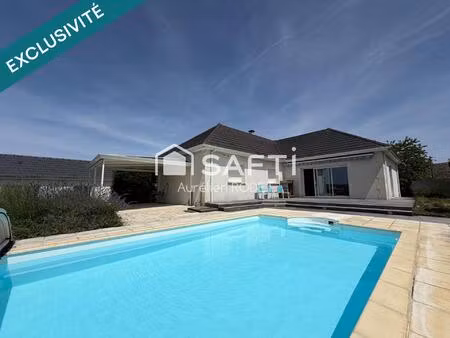 pavillon d’exception  piscine et vaste sous-sol!