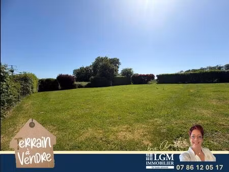 terrain à bâtir 703 m²