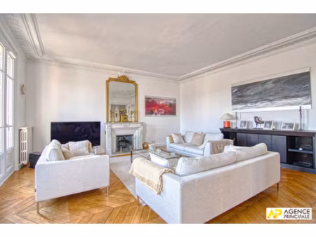 le chesnay limite versailles rive-droite appartement 7 pièces 271 m² carrez situé au 3ème 