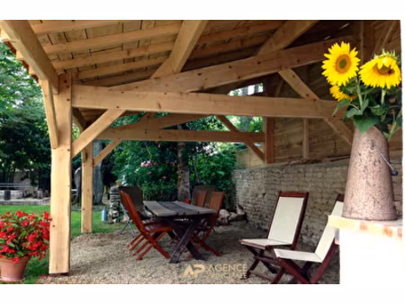 maison de maître à fort potentiel avec dépendances situé à 15min des plages