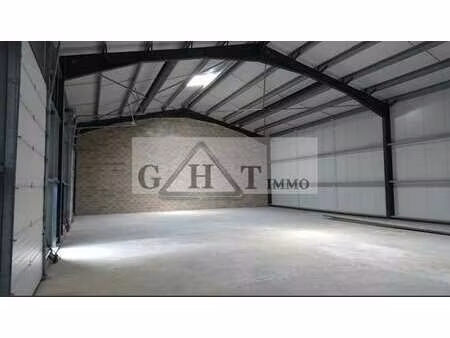 location entrepôt bruyeres le chatel 91680 196m²