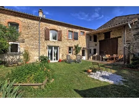 maison en pierre avec du cachet