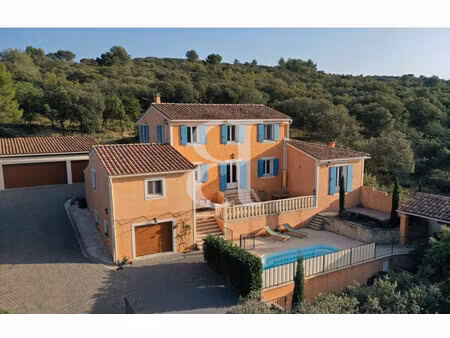 villa traditionelle sur les hauteurs avec vue  piscine et studio