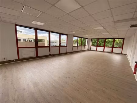 location bureau gradignan 315 m²