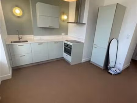 location bureau brest 60 m²