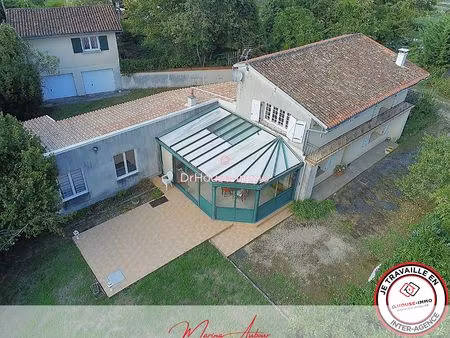 propriété pleine de charme proche poitiers avec terrasse  garage  studio et jardin verdoya