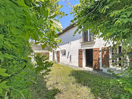maison ancienne à rénover avec charme et beaux volumes à poitiers quartier bugellerie