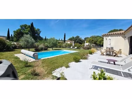 maison de 4 pièces d'environ 100 m² à carcès