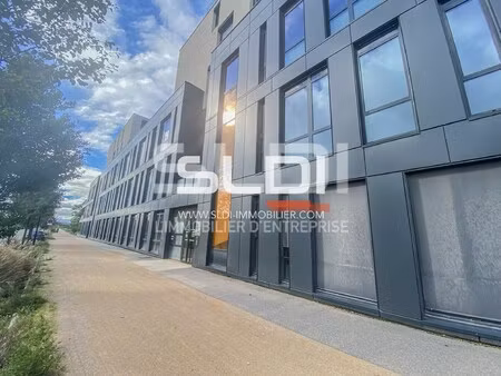 location local professionnel 234m² vaulx en velin 69120