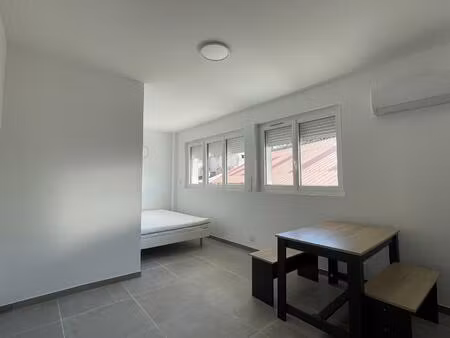 location appartement 1 pièce 21m² aubenas 07200