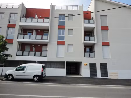 location appartement 1 pièce 30m² meyzieu 69330