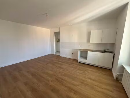 location appartement 2 pièces 37m² st fons 69190