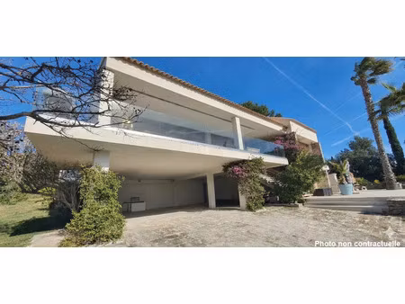 vente maison 7 pièces 346 m² la ciotat (13600)
