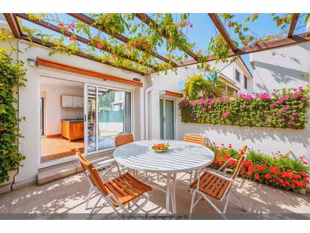 la ciotat fardeloup – maison avec jardin privatif   parking et dépendances