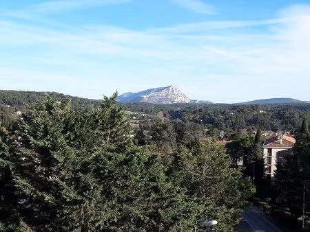 type 4/5 vue sainte victoire/ chaine de l'etoile avec climatisation et garage