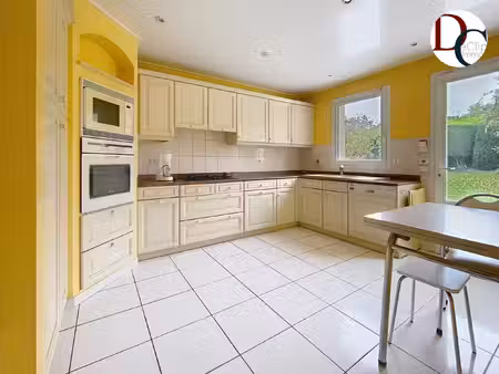 belle maison aux volumes généreux avec superbe jardin - meub