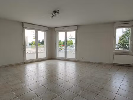 secteur beaulieu - parking - grand garage - terrasse