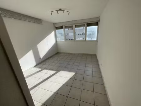 location appartement 1 pièce 23 m² à aix-en-provence (13090)