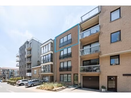 duplex met 3 slaapkamers en zonnig terras op 100m van strand
