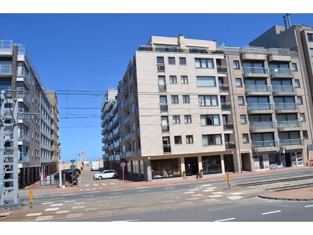 gemeubeld appartement met slaaphoek te oostduinkerke   terras en zijdelinks zeezicht.