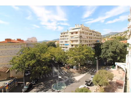 location appartement 2 pièces 54 m² à toulon (83000)