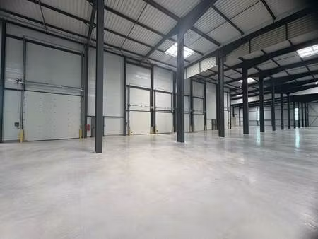 location entrepôt croissy-beaubourg 77183 6000m²