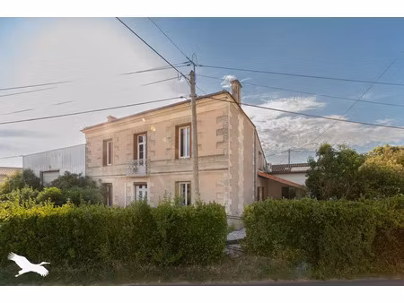 vente maison 5 pièces 182 m² berson (33390)