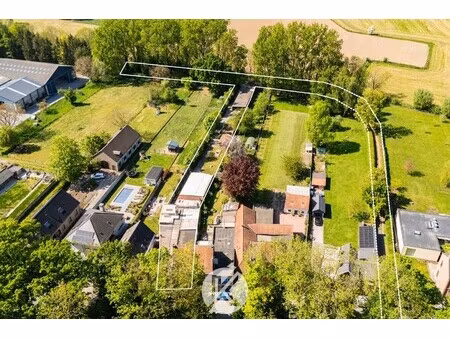 interessante renovatiewoning op uniek perceel
