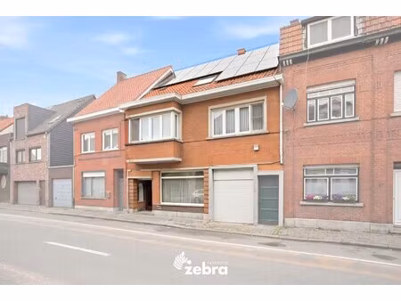 ruime woning met 4 slaapkamers en tuin te oostrozebeke!