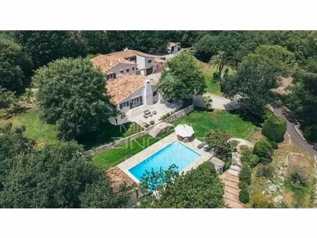 villa le rouret - 6 chambres - 438m²