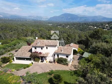 valbonne villa 8p + 2p  piscine  pool house  terrain 2 600 m²