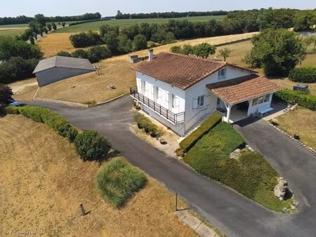 maison de village de 5 chambres avec terrain et grand hangar