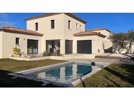 location maison 5 pièces 131 m² à villeneuve-lès-avignon (30400)