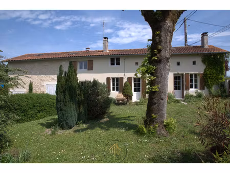 yviers : maison avec 5 pièces en vente 185400 eur