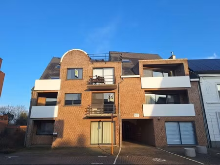 instapklaar appartement met terras en autostandplaats in hartje beringen
