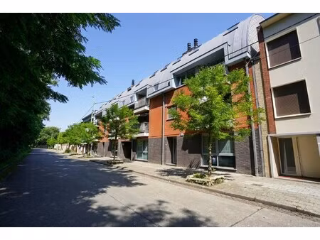 nstapklaar appartement met terras en staanplaats!