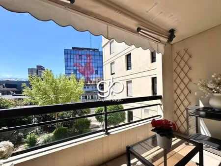 appartement t3 dans la résidence les hespérides séniors de standing à 2 minutes de la...