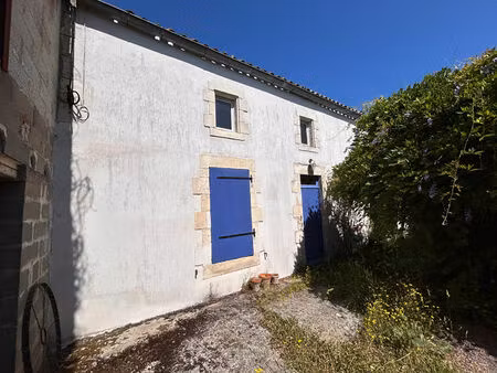 maison familiale de caractère à étaules - 5 chambres  jardin et dépendances