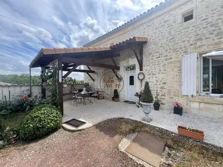 maison en pierre avec jardin & piscine