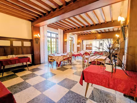 ancien relais de diligence hôtel-restaurant 840 m2