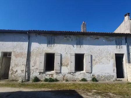 maison à restaurer avec dépendances