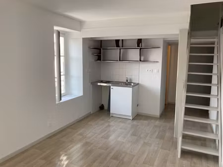 location appartement 1 pièce 25m² marans 17230