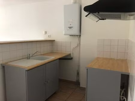 location appartement 3 pièces 63m² st maximin la ste baume 83470