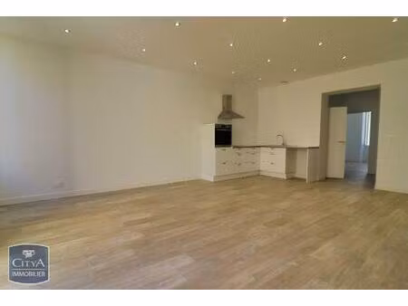 location appartement 3 pièces 71m² saintes 17100