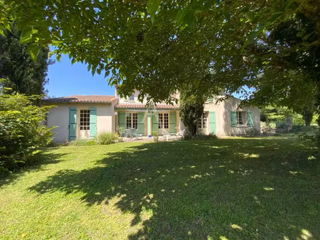 vente maison 7 pièces 165 m² saint-georges-antignac (17240)